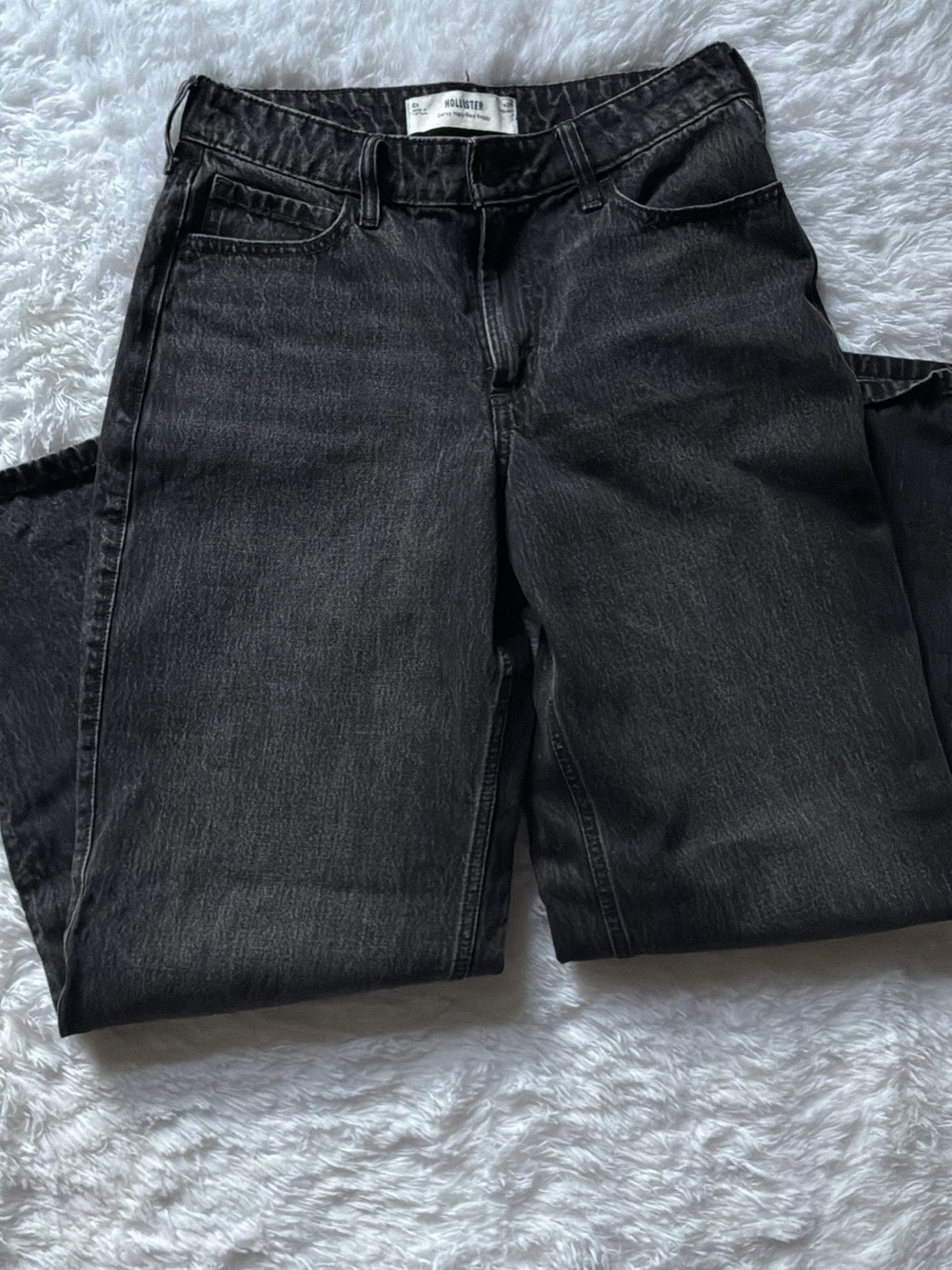 Hollister Curvy High-Rise Baggy Jeans | Black Washed Denim | Size W29 (US 8)